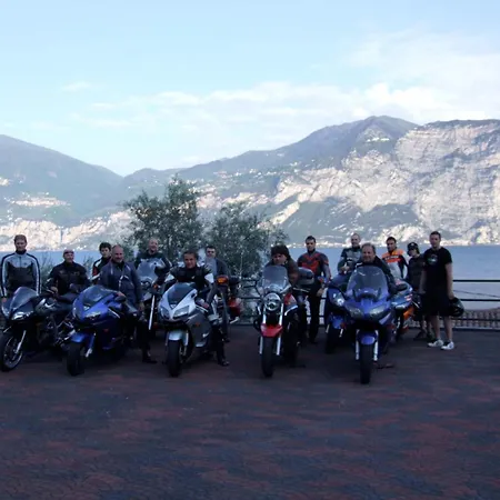 Aquacamp برنزوني سول جاردا